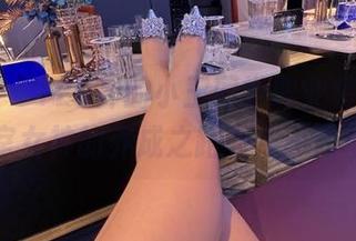 微密圈 - 120斤的小王同学职业装写真，办公室女神的养成之路有点不简单呢。