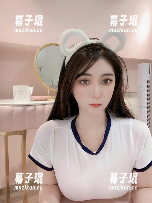 120斤的小王同学 微密圈 - 120斤的小王同学的图集:原图里多了一颗“异类”西红柿
