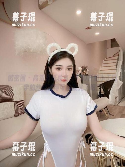 微密圈 - 高清壁纸检查：120斤的小王同学的丝袜油得可以反光了吧？