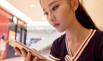 偷看爱丝精选作品集，视频花絮里的每一帧都是挑逗。