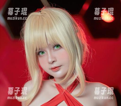 Azami Azami的最新作品,套图中“IchinoseAsuna”我都不敢多看,生怕被抓住了魂。