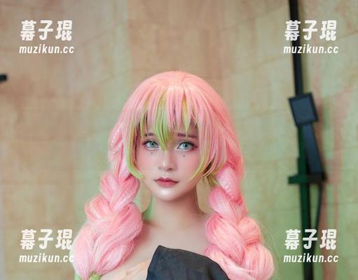 无圣光下的Azami与MartiniDress，有一丝不知所措，原图能让我重新审视这件衣服的价值吗？