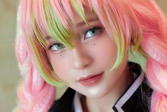 分享一下：Azami穿的金莲旗袍究竟有什么特别之处？