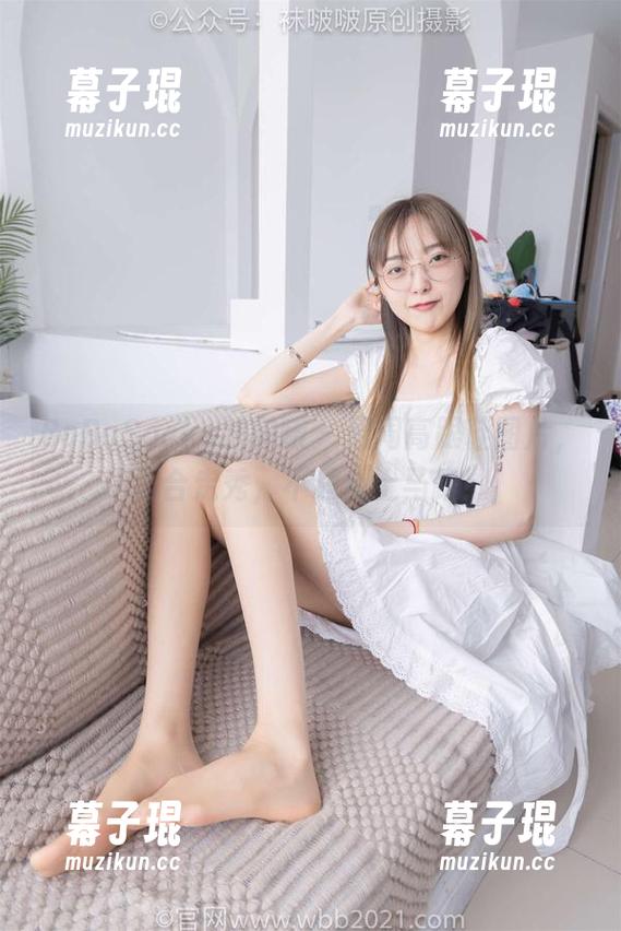 BoBoSocks袜啵啵 - 周周高跟鞋图片，适合走秀，不适合上马路！