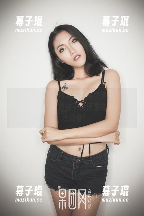 GIRLT果团网 - 网络追逐和何梦兮Stacy的裸足作品：我是在下载还是在迷失自我，没搞懂！