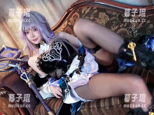 你准备好看Machi马吉的定制写真了没？AglaeaBikini可是热起来了！
