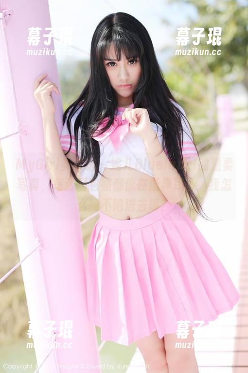MyGirl美媛馆 - 妮儿Bluelabel的温柔写真，每张图包照都像在低声耳语，我怎么能不陷进去呢？