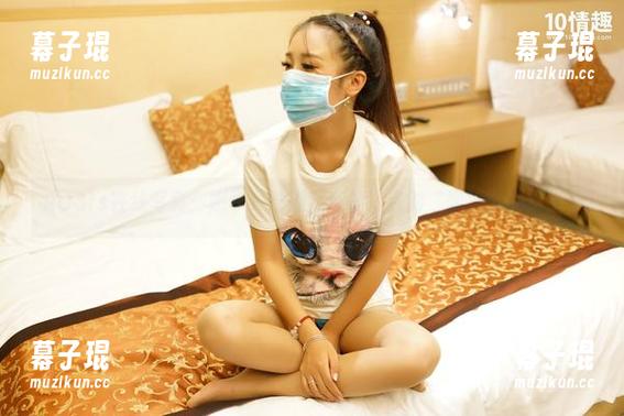 ROSIs在线写真：嫩学妹制服，颠覆了我对“学姐”的定义…