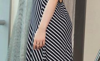 UGirls尤果网 - 这就是苏糯米的双人写真集，精选中的“看啥”手法，这群人真会玩。