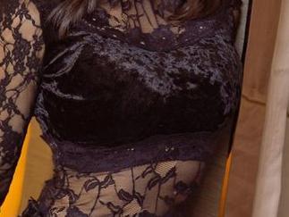 UGirls尤果网 - 图集上线，萌琪琪体操服——你能想象吗？她竟然想一边体操一边吃零食！