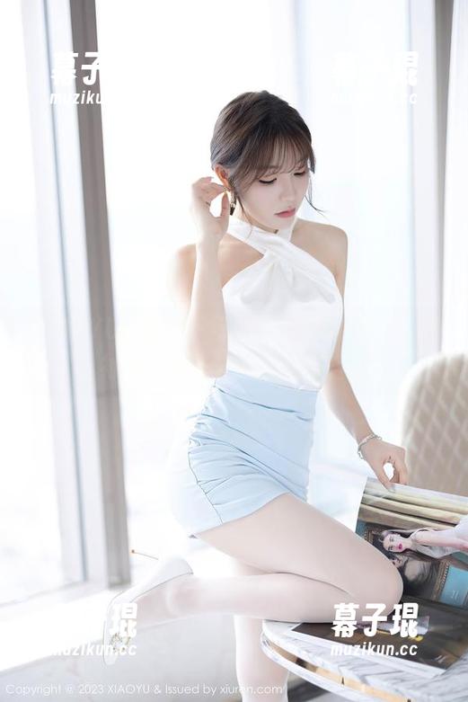 XIAOYU语画界 - 云里雾里的金纯一，白衬衫与无圣光的原图搭档！