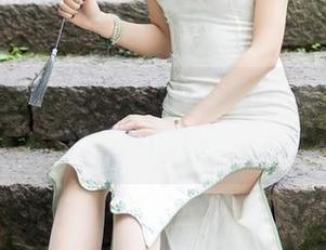 Xiuren秀人网 - 夏诗诗Sally婚纱写真：裙子大到能否遮住我的‘小事’呢？