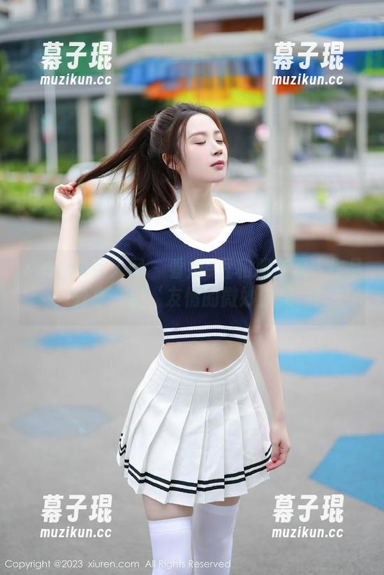 Xiuren秀人网 - 看奶e豆和朋友双人作品，分享一份‘友情的微妙默契’！