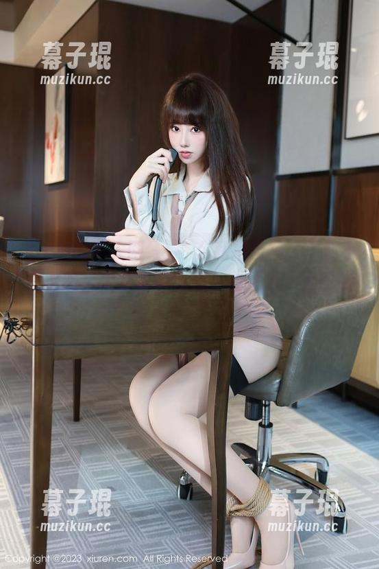 Xiuren秀人网 - 婠婠么私拍合集：“我不在上班，但穿着职业装，我更像个上班族了！”