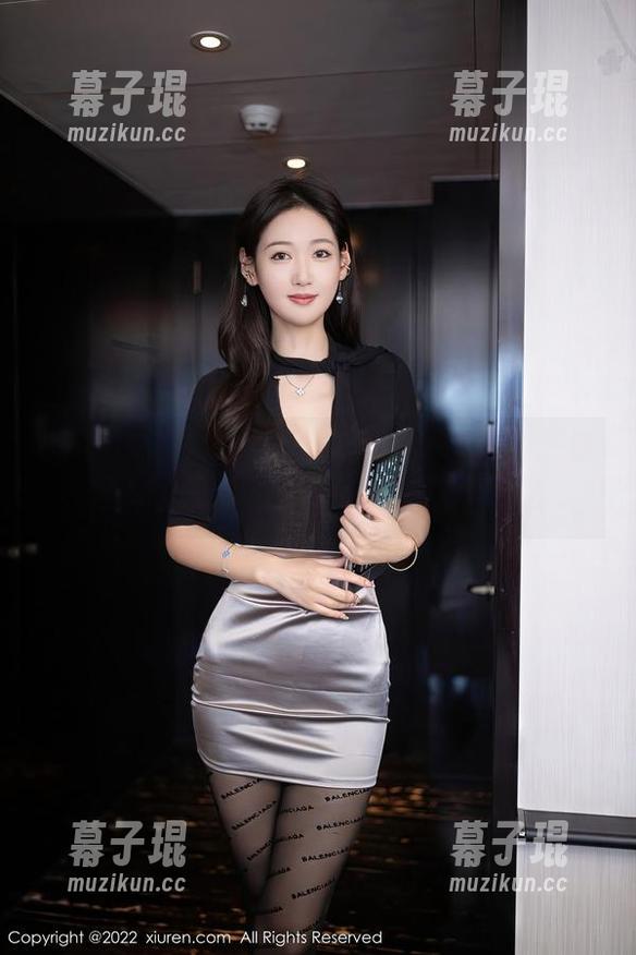 Xiuren秀人网 - 孟狐狸FoxYini的天使网盘合集，让你心中的小恶魔崩溃