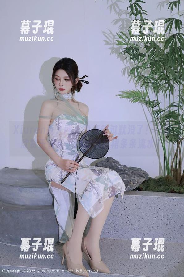 Xiuren秀人网 - 免费错过就没了！一同欣赏王馨瑶yanni的红裙条条流水！