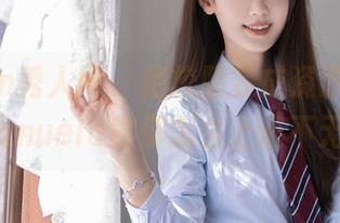 Xiuren秀人网 - 把校服变成资源，玛鲁娜Manuela教你怎么上课不无聊！