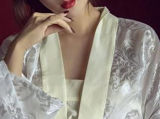 YouMi尤蜜荟 - 蕾丝如云，娜依灵儿送的限量版，赶紧下载来玩！