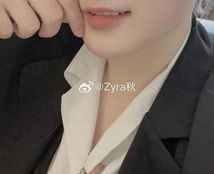 从Zyra秋的泳装里溢出的夏日气息，全套下载不停！