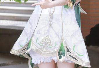 看着asagiriai(爱ちゃん)女友的cos图，心里忽然冒出一句：什么才算是完美模样？