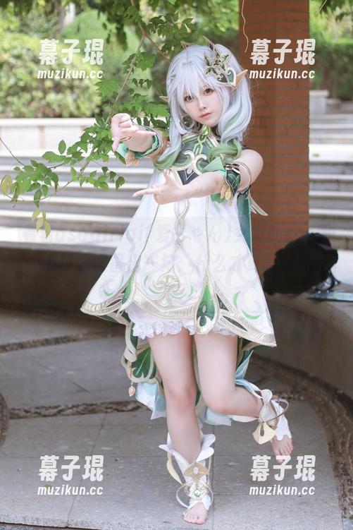 看着asagiriai(爱ちゃん)女友的cos图，心里忽然冒出一句：什么才算是完美模样？