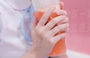 “泳池里的lovely呆玄：分享一窝原图，那姿态，太別致了”-难道这就是无意识的优雅？