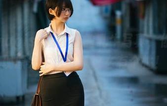 下载nagisa魔物喵的乳牛写真，你会发现原来牛也可以这么有个性！