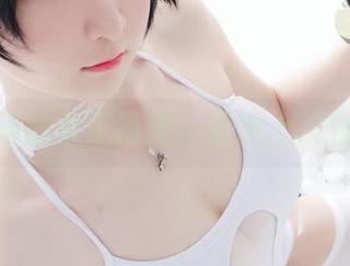 一小央泽的女王写真：基本上没法说话！