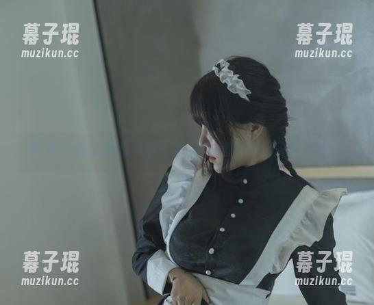 留着一丝汗水的今汐，泳装精选图片你来打卡吗？