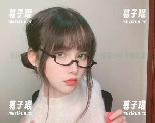 最新写真：你十七鸽皮衣里的姿势，我差点以为她在发广告。