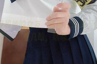 你烨烨和她的女友,连图片都忍不住要多看几眼,嘿嘿。