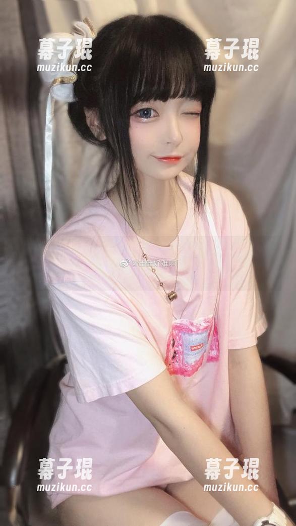 佳佳酱ovo的兔女郎写真集——下载的同时也得准备好面对苏醒的你的少女心！