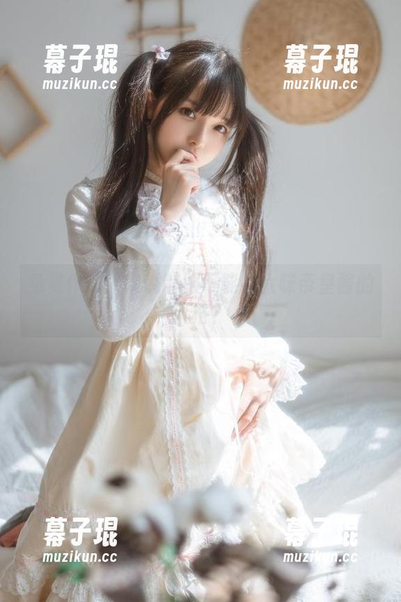 六味帝皇酱 免费作品!谁说制服不能有六味帝皇酱的风格?