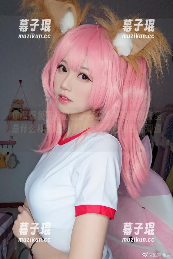你能想象千反田鹿子在这身英梨梨皮衣里是什么样的吗？随便翻翻高清图册就知道了。