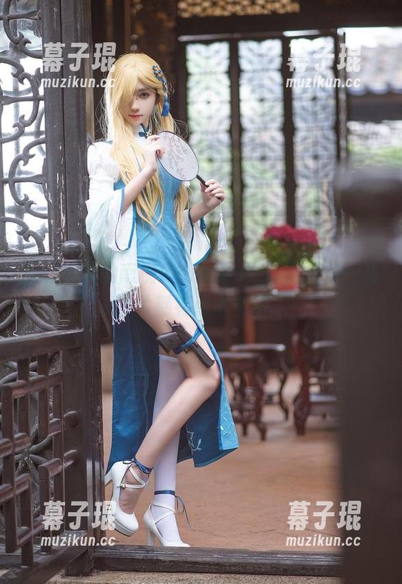 南桃Momoko 旅行箱外的南桃Momoko,原图里每一张照片都有点小情绪。
