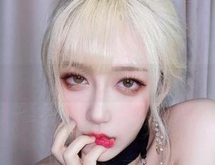 啾小妍金发芭比写真资源，甜美与尴尬之间的游走！