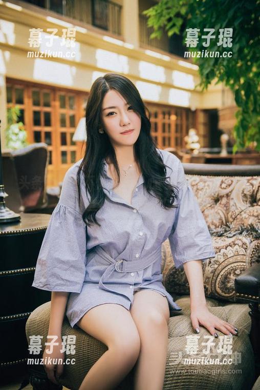 头条女神 - 不慎掉进梦心玥的美图海，黑丝也轻松溺毙！