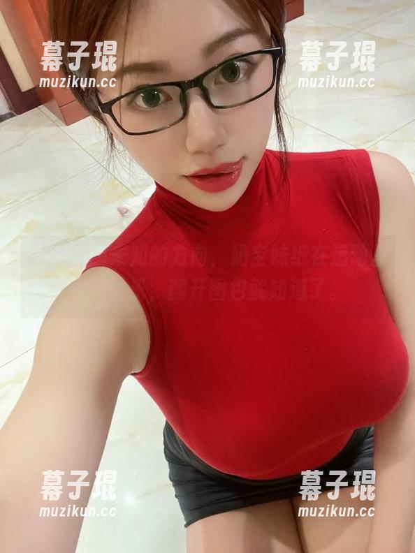 微密圈 - 未知的方向，奶宝妹纸在运动里找到快乐，翻开图包就知道了。
