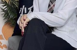小众视觉 - 兰兰的夏天最新写真，穿越琐碎，带来一丝莫名其妙的愉悦。