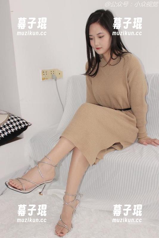 小众视觉 - 修女形象的小薯条图集，分享给你，打破常规的惊喜值得期待。