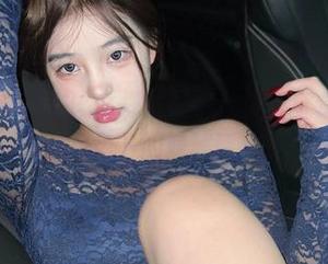 微密圈 - 中秋应该这样过！小优优子全套女仆写真，月色下的隐秘诱惑。