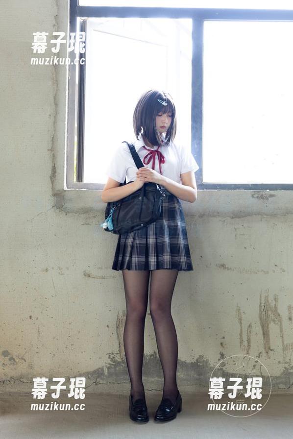 少女秩序 - 鹿可“学妹”势头不减，作品集又有新内容上线