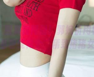 尤果网 - 图集时间到！郭婉祈用校服证明：青春也能做个“精致猪猪女孩”