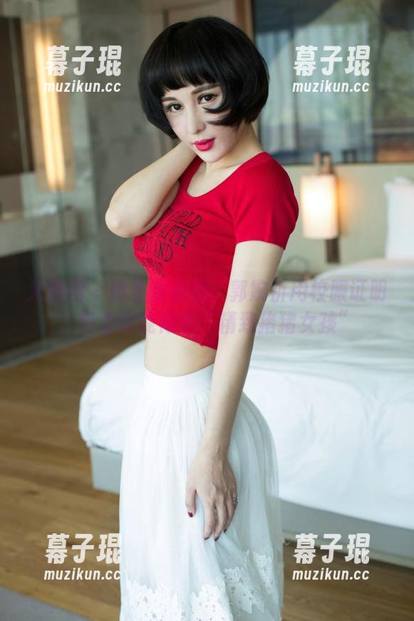 尤果网-郭婉祈 尤果网 - 图集时间到!郭婉祈用校服证明:青春也能做个“精致猪猪女孩”