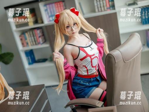幼水铃衣：万圣节的“施魔法”图片，谁说不可以有点妖娆呢？