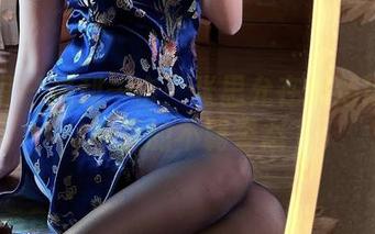 微密圈 - 福利一击：张思允在烈焰玫瑰房车里的不羁姿态