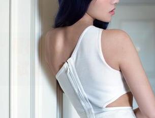 推女郎 - 福利到位，杨伊的长腿图包，想试试能撑多久不倒！