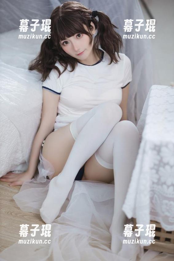 身为小女仆的她，竟然选择了无圣光的路？哈哈，是三不是世w，这选择我给你满分！