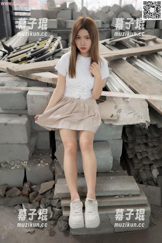 梦丝女神 - 小允儿的牛仔连衣裙合集，这不就是叛逆的青少年回忆吗？