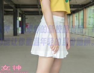 梦丝女神 - 魏婷婷的新校服美图，每一张都能让你重温年轻的那份腼腆。